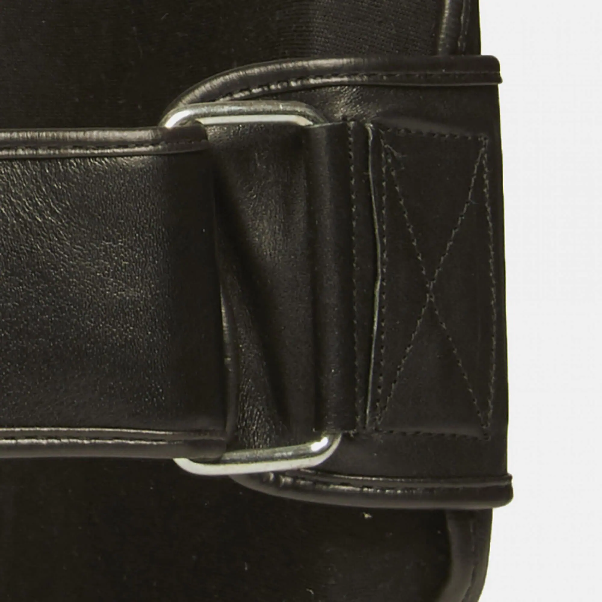 Ceinture frappe-Leone