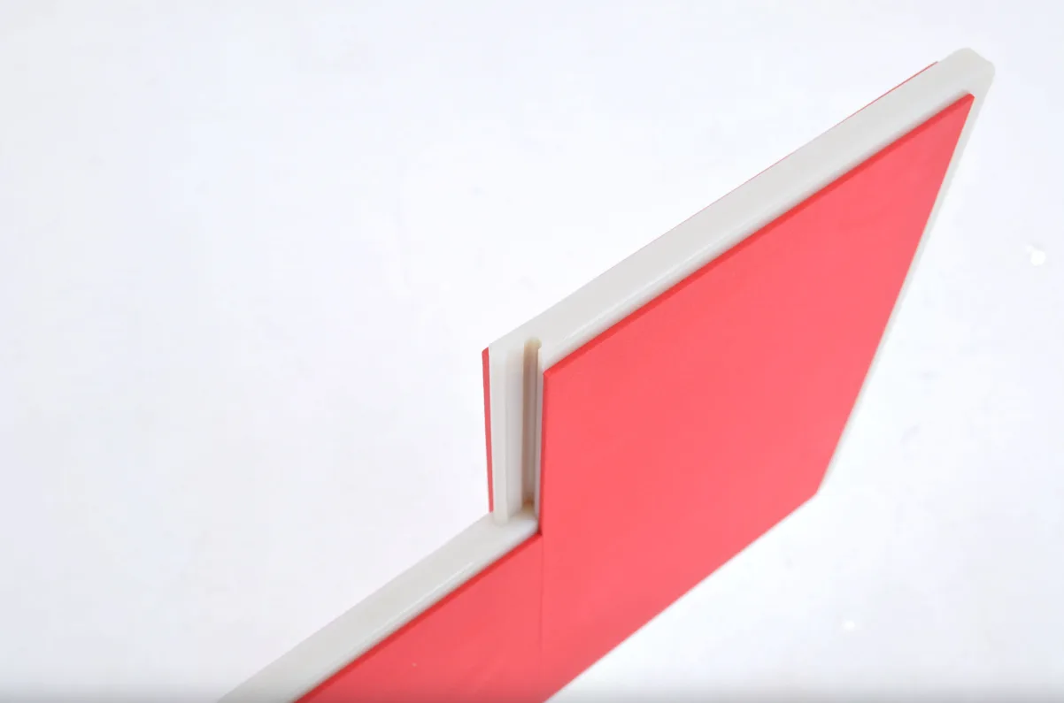 Planche de casse-réutilisable-rouge