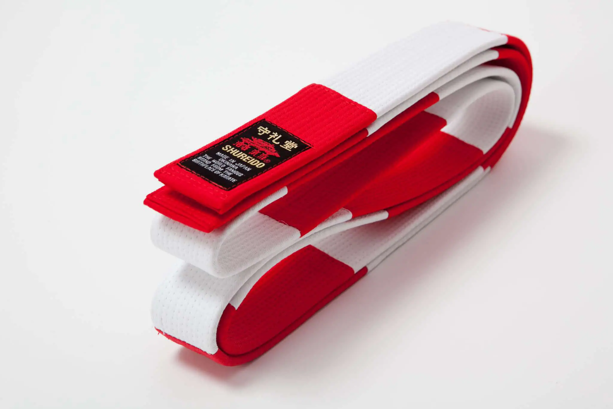 ceinture-karate-shureido-rouge-et-blanche-6-eme-dan