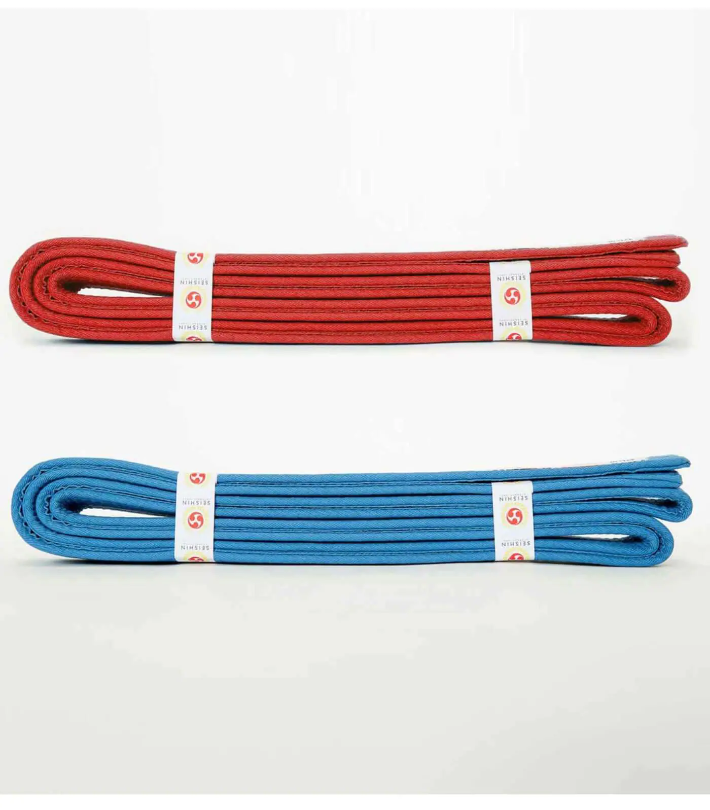 Ceintures de compétition de Karate Seishin International - Pack Rouge et bleu 9 ceintures-de-competition-wkf- seishin-international-rouge-et-bleu-coton-profil