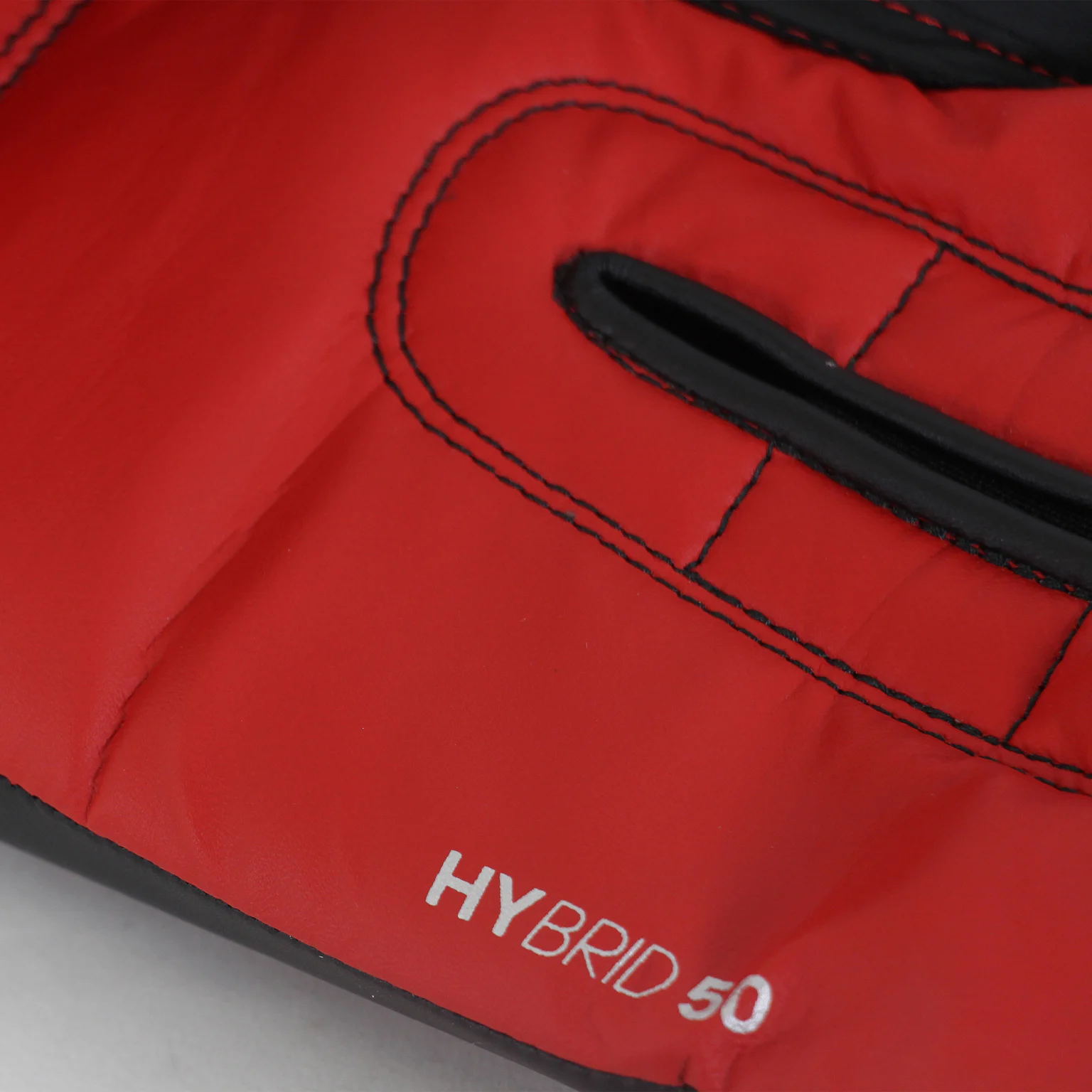 gants-de-boxe-hybrid-50-adidas-Black-Red-