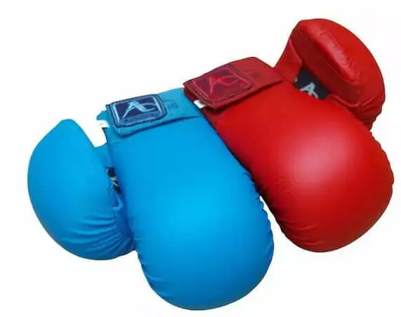 Gants de Karate ARAWAZA bleus ou rouges - Style WKF