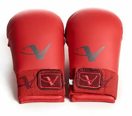 gants-de-karate-arawaza-rouge-style-wkf