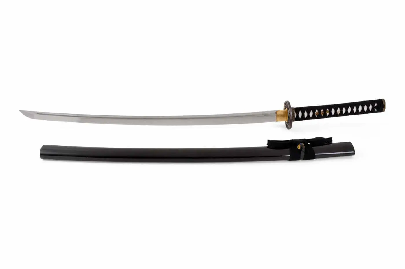 katana-avec-lame-aiguisee-et-un-fourreau-en-bois