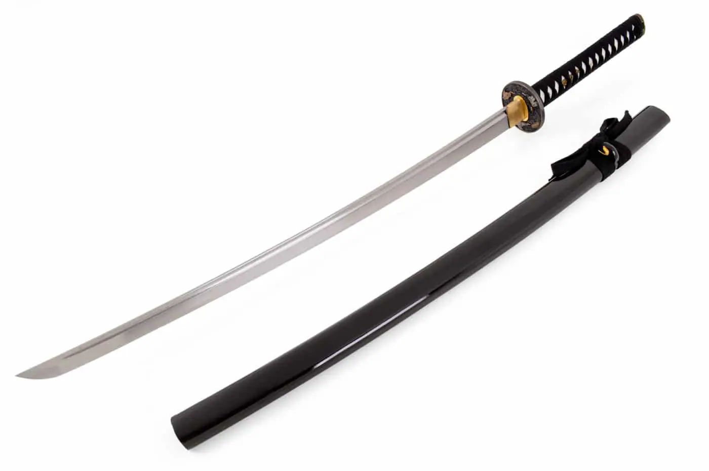 katana-lame-aiguisee-et-un-fourreau-en-bois