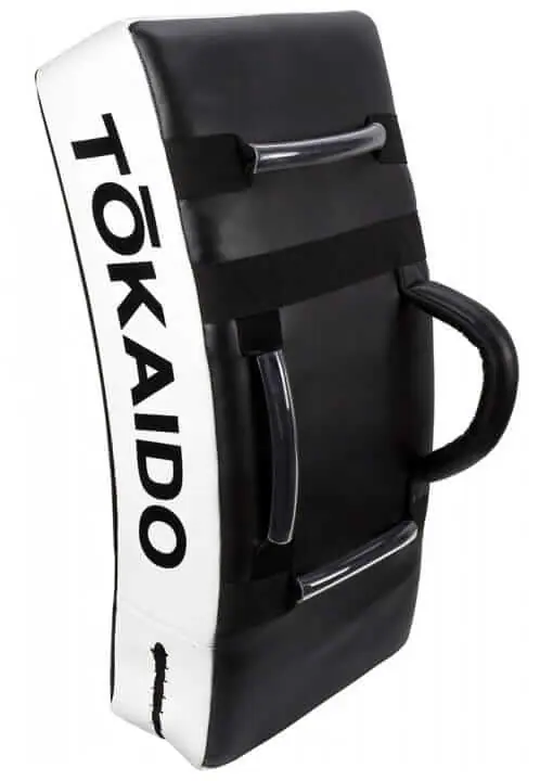 Pao de boxe/Karate incurve Kick Shield Pro de TOKAIDO en cuir – Image 2