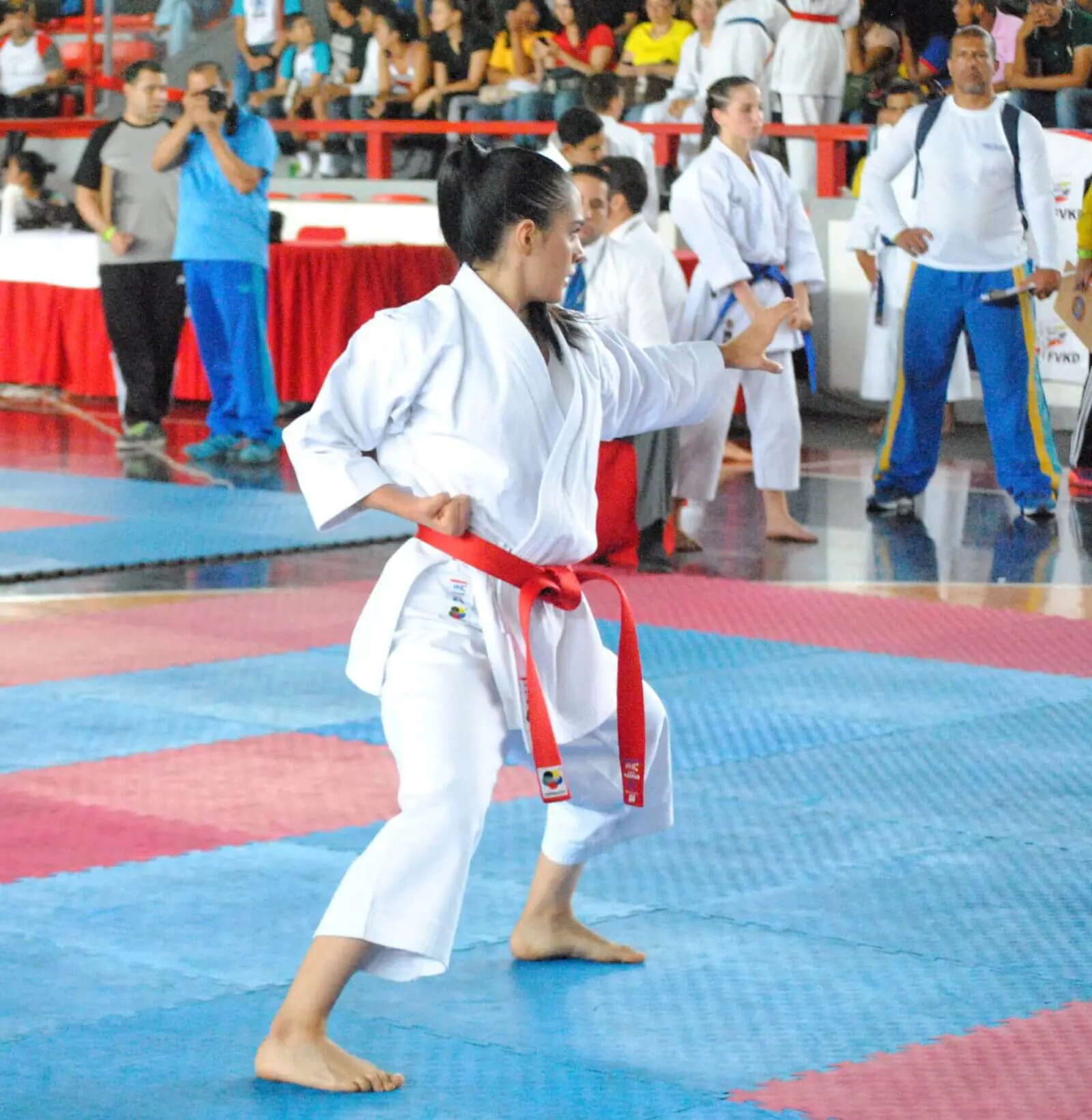 kimono-karate-gi-1er-kata-kamikaze-tate-shuto-uke