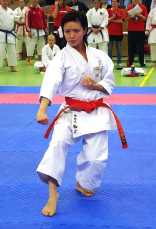 kimono-karate-gi-hirota-#163-kata-sur-mesure-rika-usami-neko-ashi-dashi