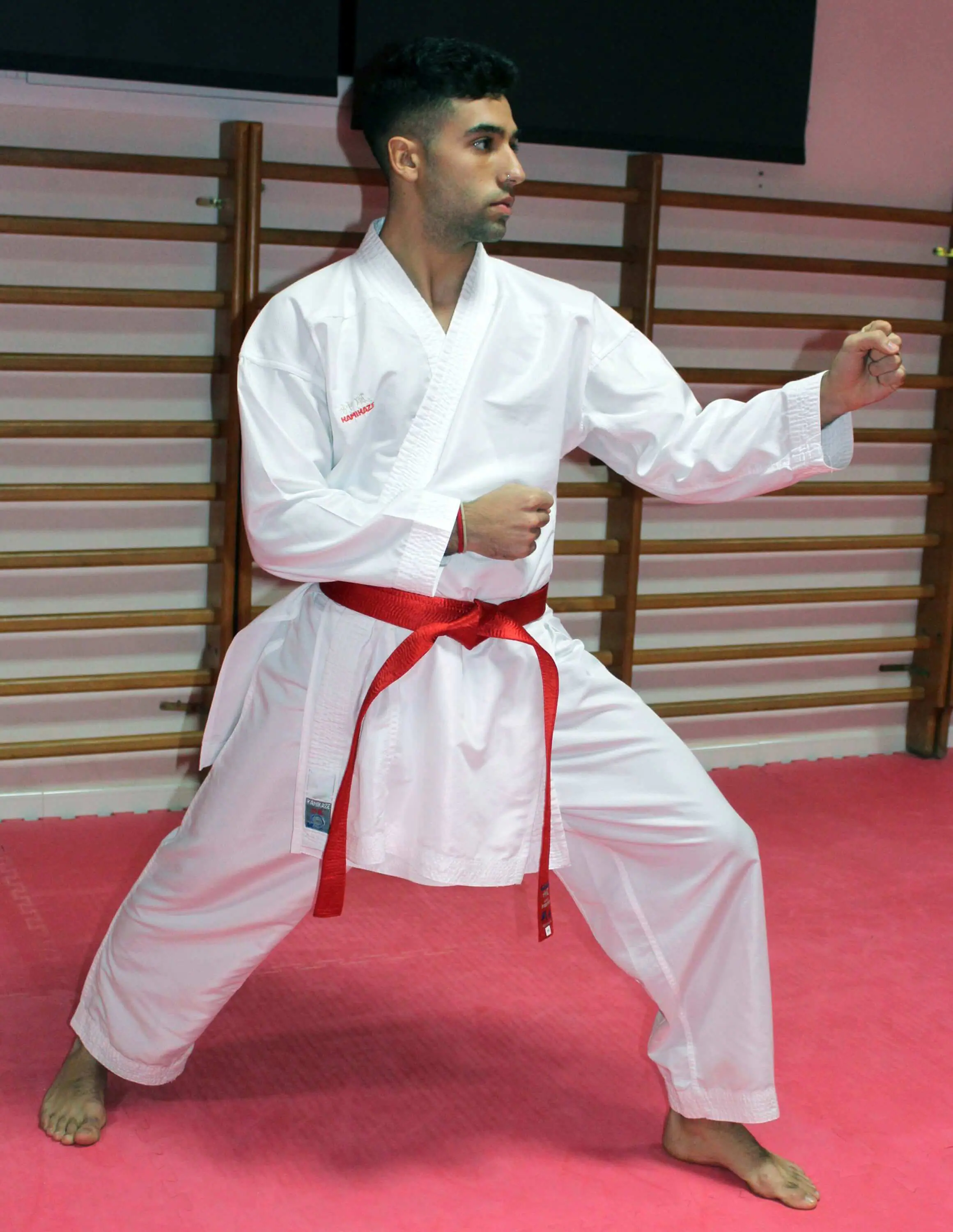 kimono-karategi-k-one-kumite-wkf-kamikaze-hidari-kamae