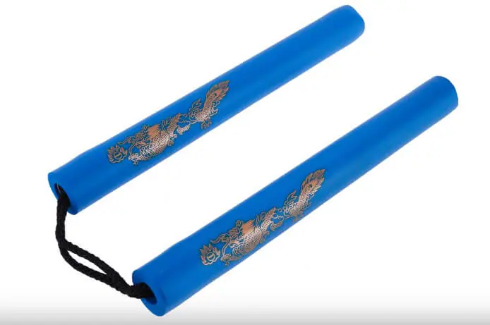 nunchakus-en-mousse-avec-corde-bleu