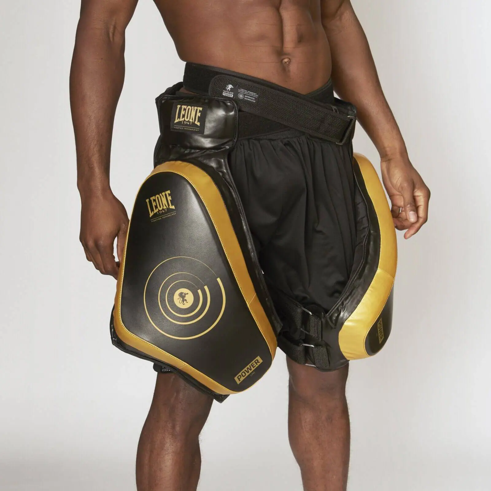 protege-cuisses-leone-budo-fight,
