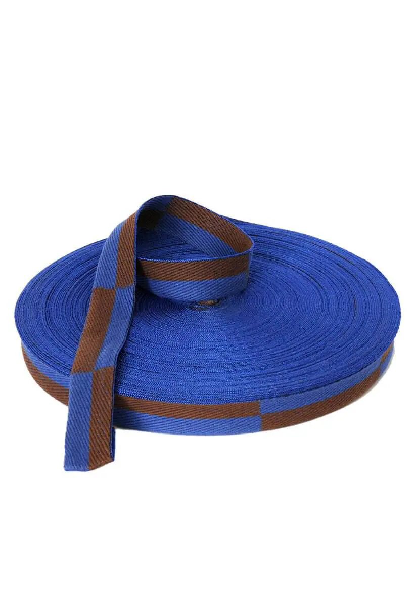 rouleau-ceinture-karate-bleu-marron-karate-gi